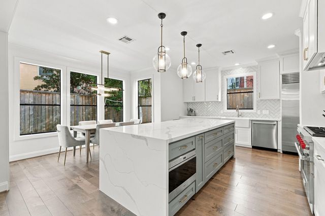 4424 Betty Street, Bellaire, TX 77401