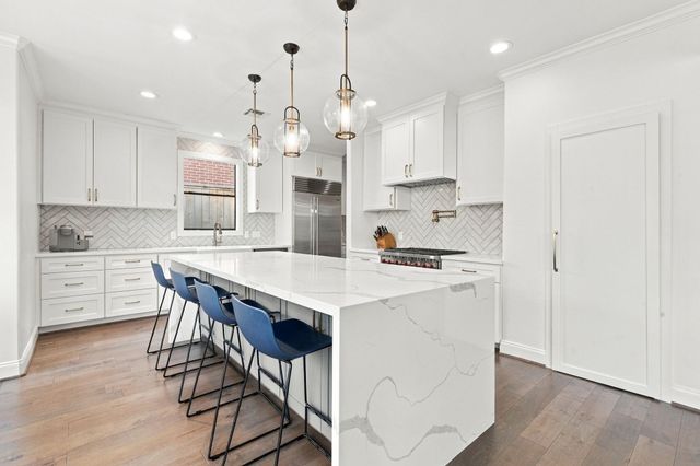 4424 Betty Street, Bellaire, TX 77401