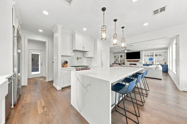 4424 Betty Street, Bellaire, TX 77401
