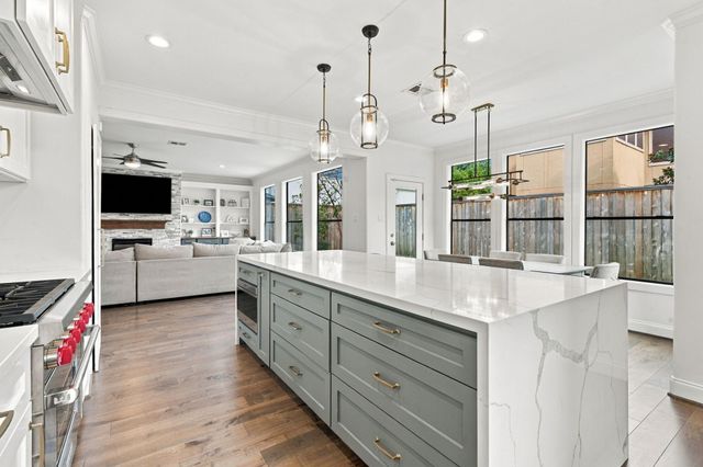 4424 Betty Street, Bellaire, TX 77401