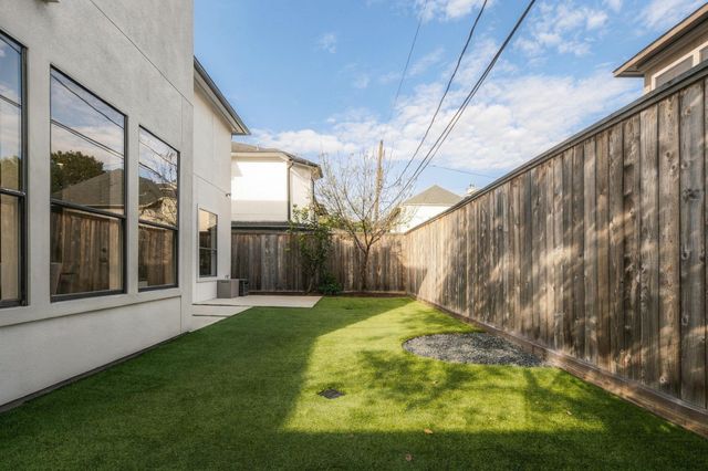 4424 Betty Street, Bellaire, TX 77401