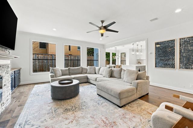 4424 Betty Street, Bellaire, TX 77401