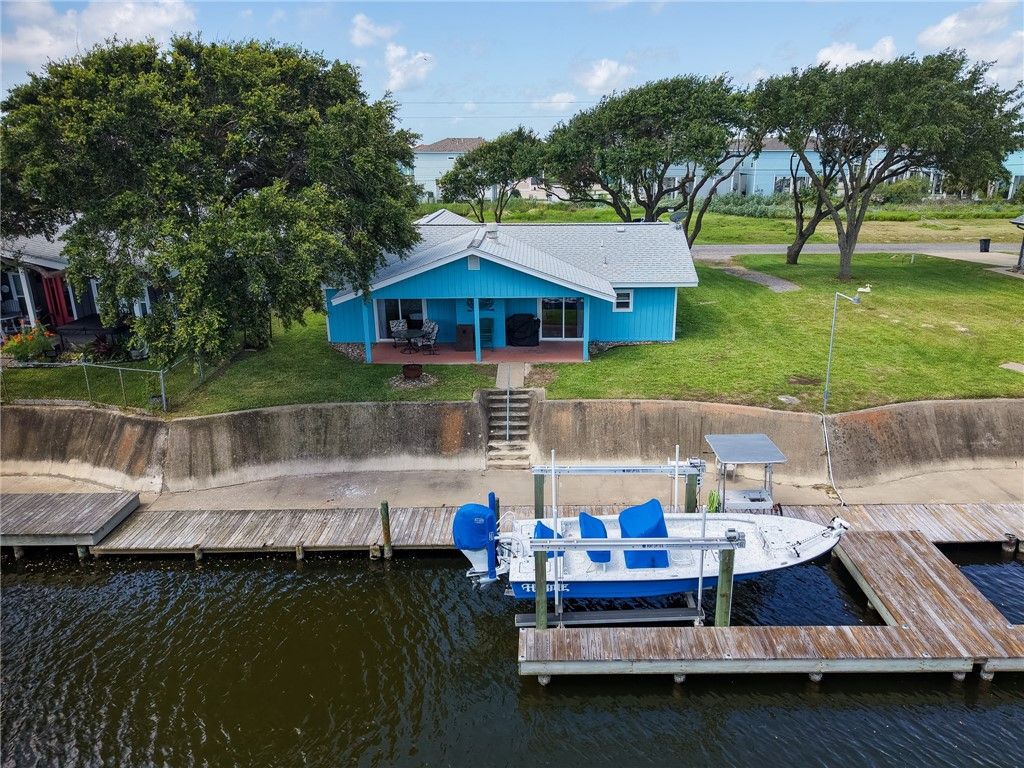128 Palm Dr, Rockport, TX 78382 — exterior