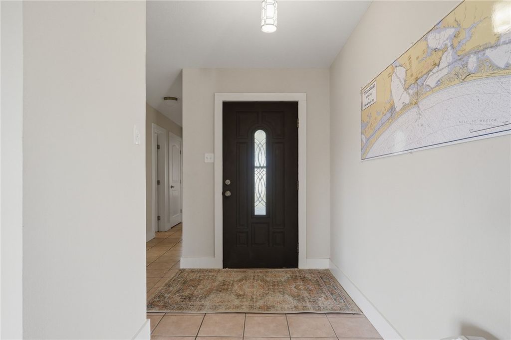 128 Palm Dr, Rockport, TX 78382 — photo 3