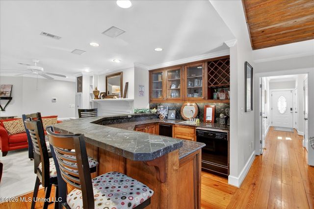 20419 Robinson Road, Gulfport, MS 39503