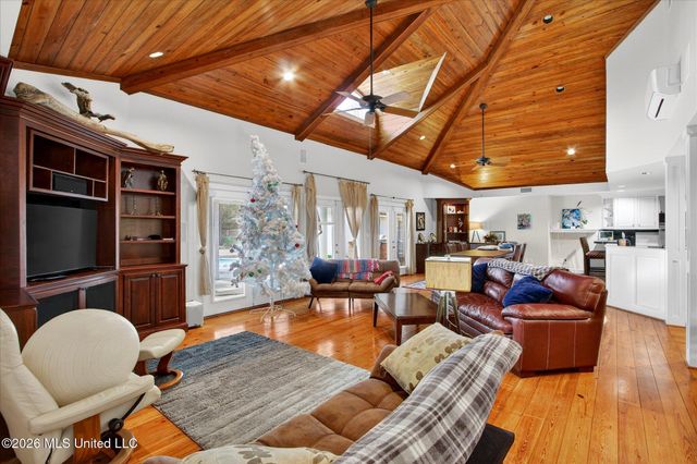 20419 Robinson Road, Gulfport, MS 39503