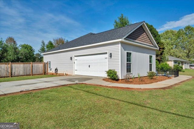 144 Summit Drive, Byron, GA 31008