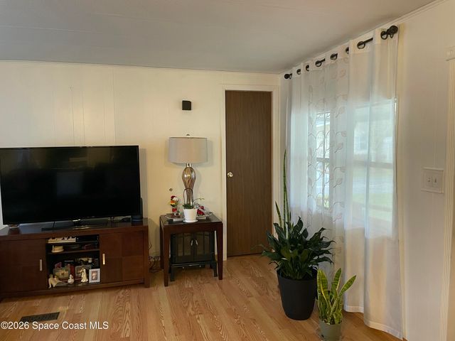 1020 Laurel Court NE, Palm Bay, FL 32907