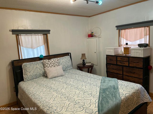 1020 Laurel Court NE, Palm Bay, FL 32907