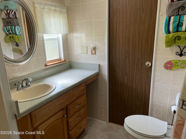 1020 Laurel Court NE, Palm Bay, FL 32907