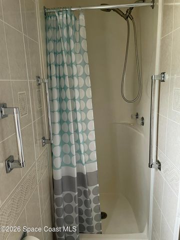 1020 Laurel Court NE, Palm Bay, FL 32907