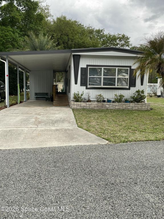 1020 Laurel Court NE, Palm Bay, FL 32907