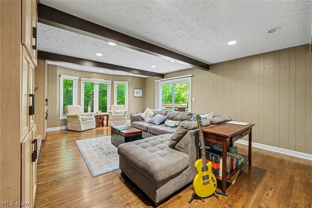 7850 Mayfield Road, Gates Mills, OH 44040