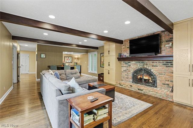 7850 Mayfield Road, Gates Mills, OH 44040