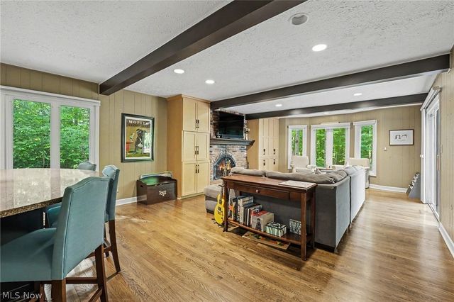 7850 Mayfield Road, Gates Mills, OH 44040