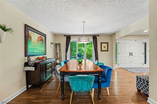7850 Mayfield Road, Gates Mills, OH 44040