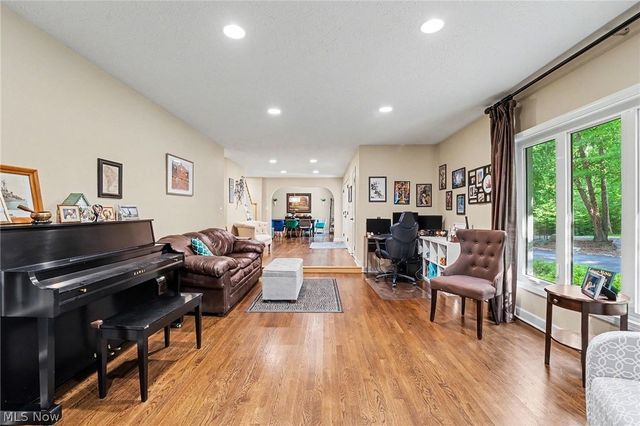 7850 Mayfield Road, Gates Mills, OH 44040