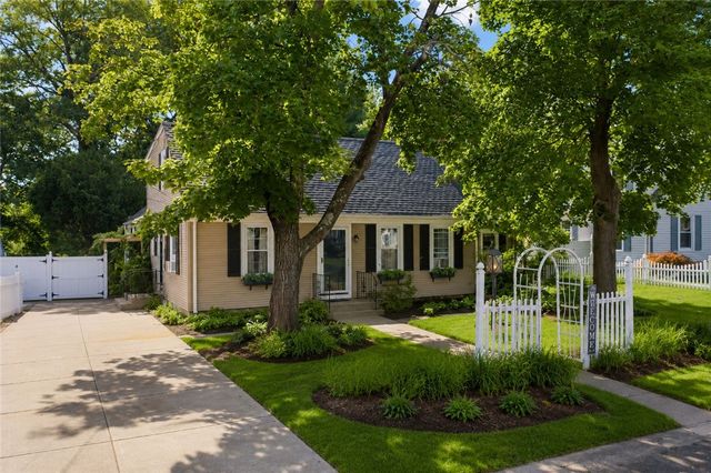 59 Pinecrest Drive, Pawtucket, RI 02861