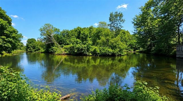 59 Pinecrest Drive, Pawtucket, RI 02861