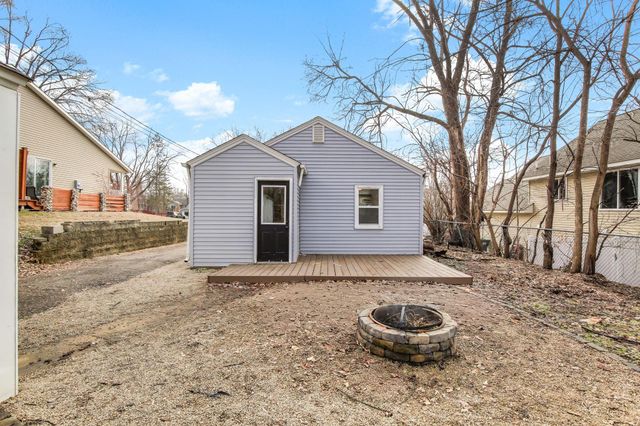 571 Ironton Street NE, Fridley, MN 55432