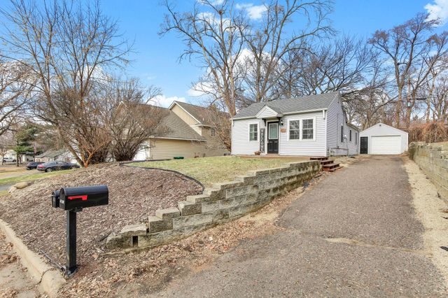 571 Ironton Street NE, Fridley, MN 55432