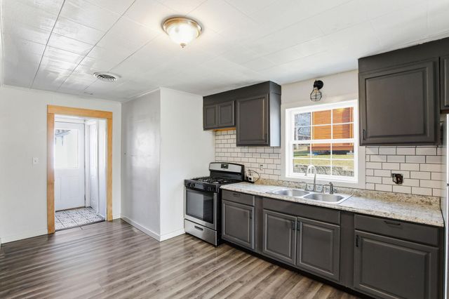 571 Ironton Street NE, Fridley, MN 55432