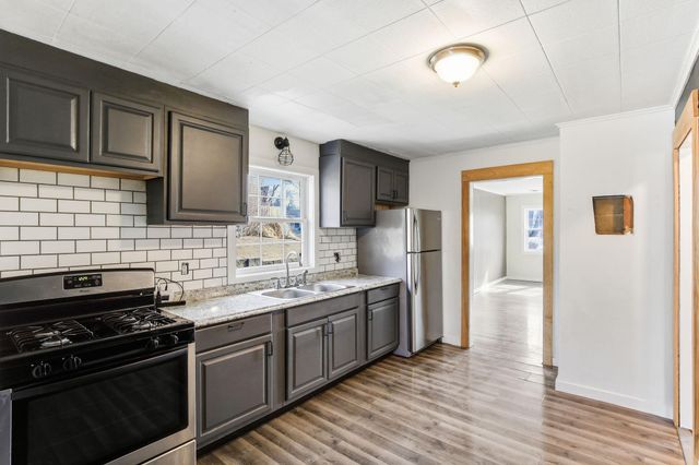 571 Ironton Street NE, Fridley, MN 55432