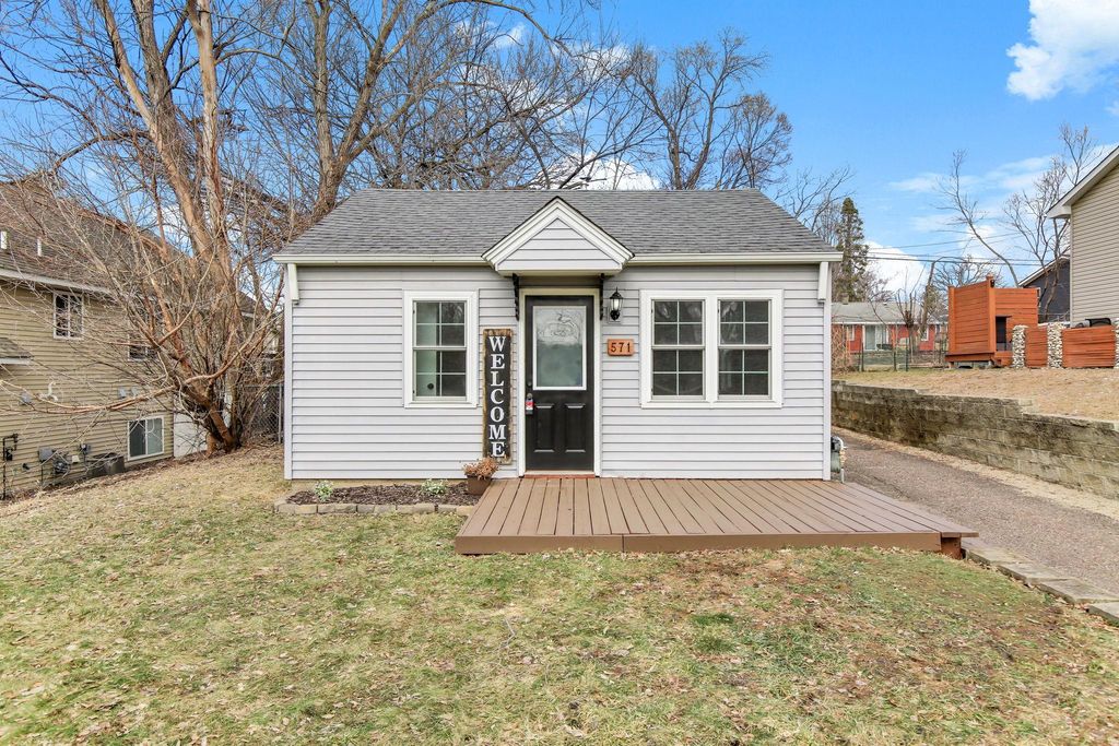 571 Ironton Street NE, Fridley, MN 55432