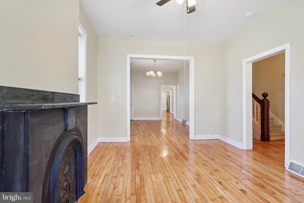 Image 15 of property listing at 422 SUMMER AVE, Edgewater Park, NJ 08010