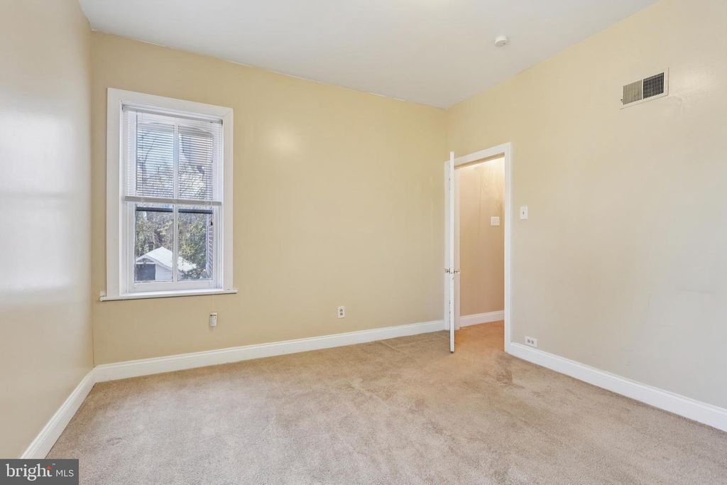 Image 23 of property listing at 422 SUMMER AVE, Edgewater Park, NJ 08010