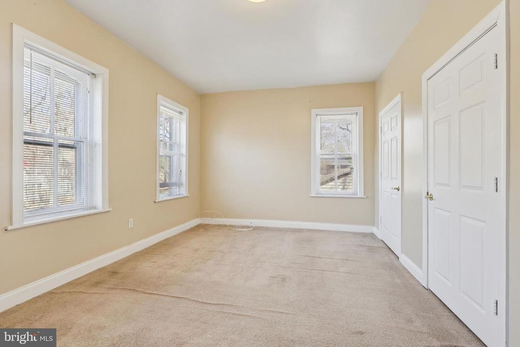 Image 31 of property listing at 422 SUMMER AVE, Edgewater Park, NJ 08010