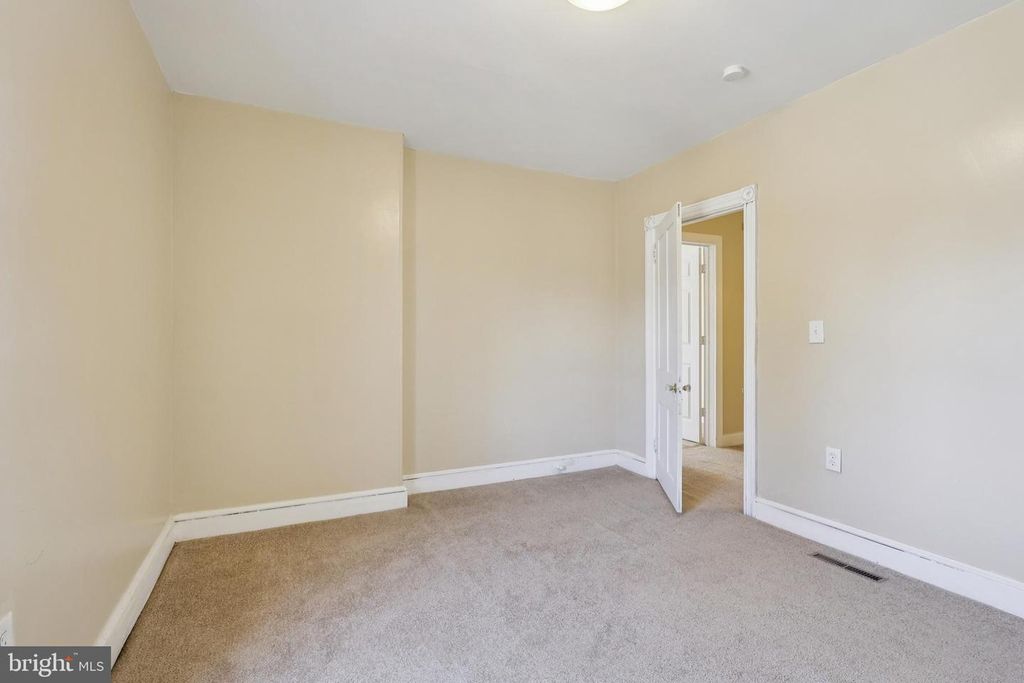 Image 38 of property listing at 422 SUMMER AVE, Edgewater Park, NJ 08010
