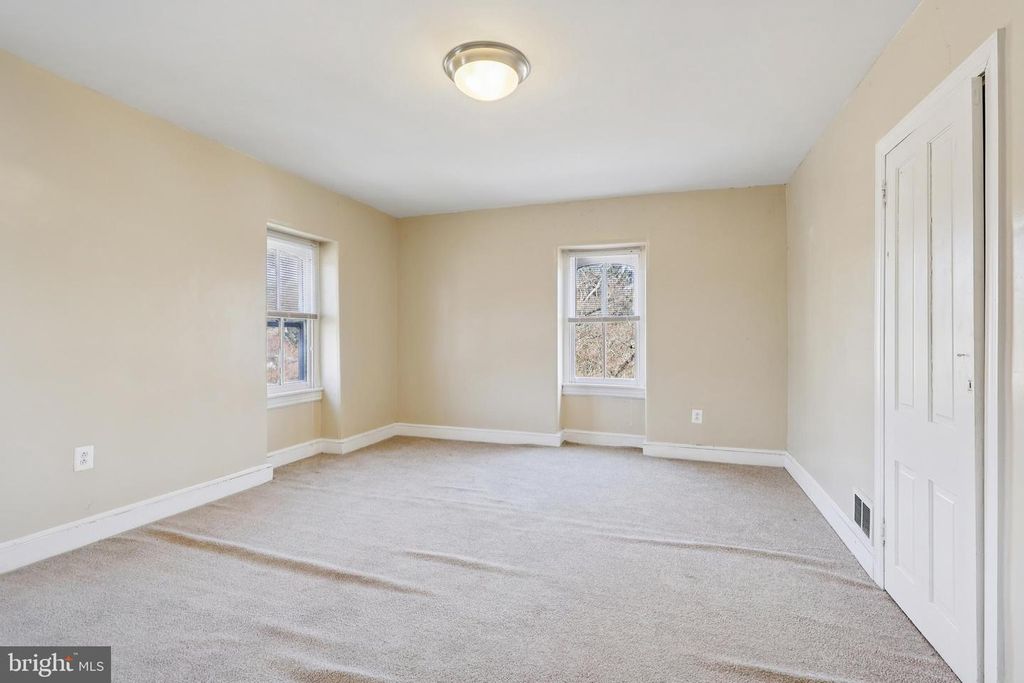 Image 40 of property listing at 422 SUMMER AVE, Edgewater Park, NJ 08010