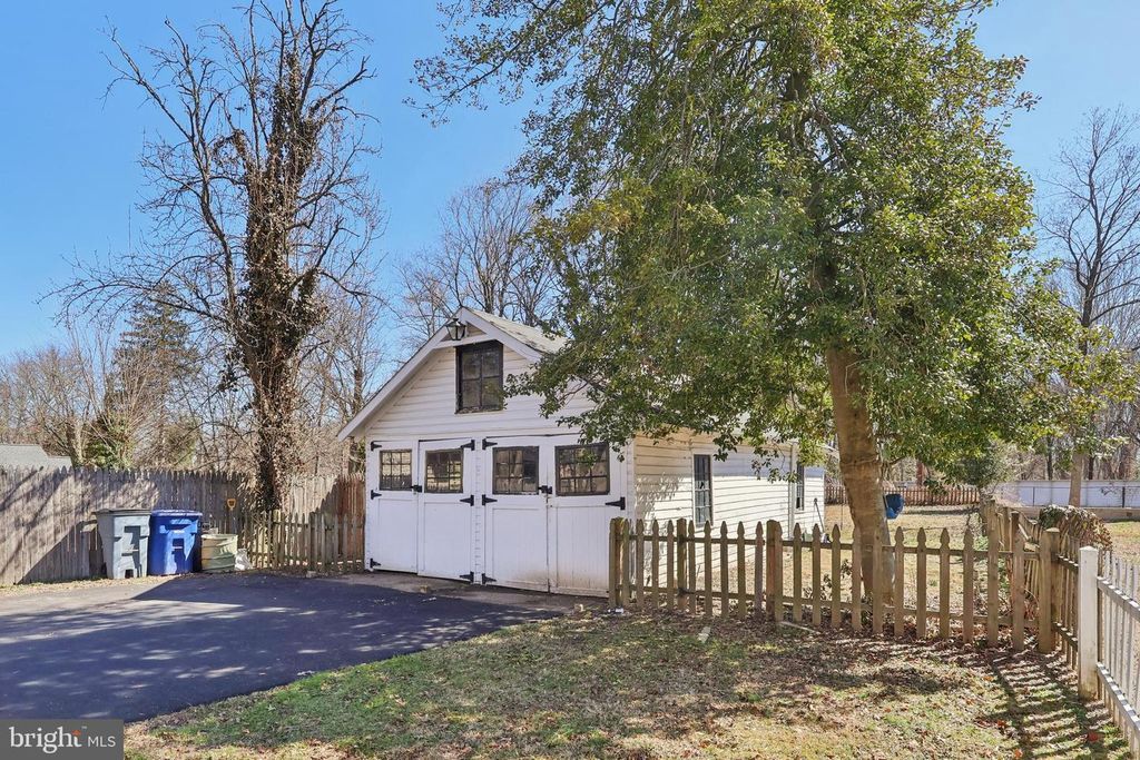 Image 52 of property listing at 422 SUMMER AVE, Edgewater Park, NJ 08010