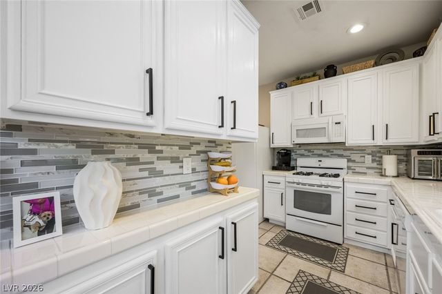 939 Paisley Street, Las Vegas, NV 89145