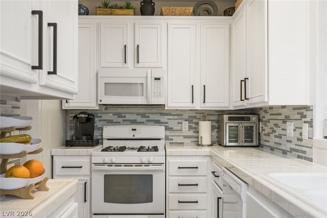 939 Paisley Street, Las Vegas, NV 89145