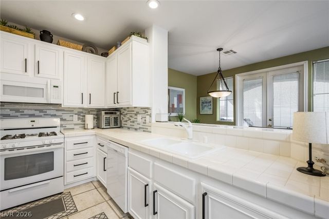 939 Paisley Street, Las Vegas, NV 89145