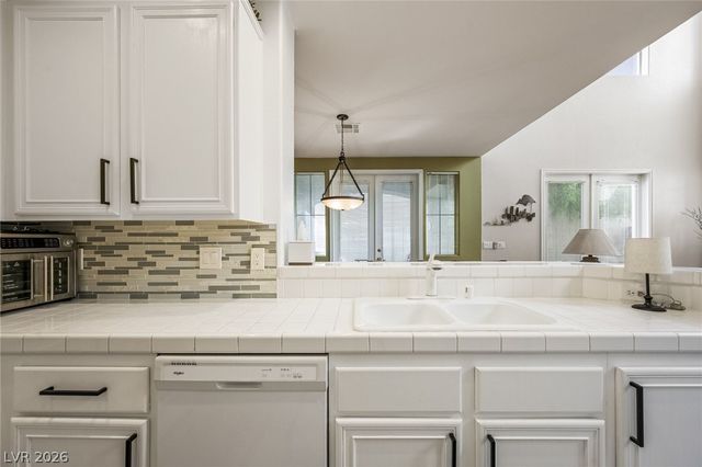 939 Paisley Street, Las Vegas, NV 89145