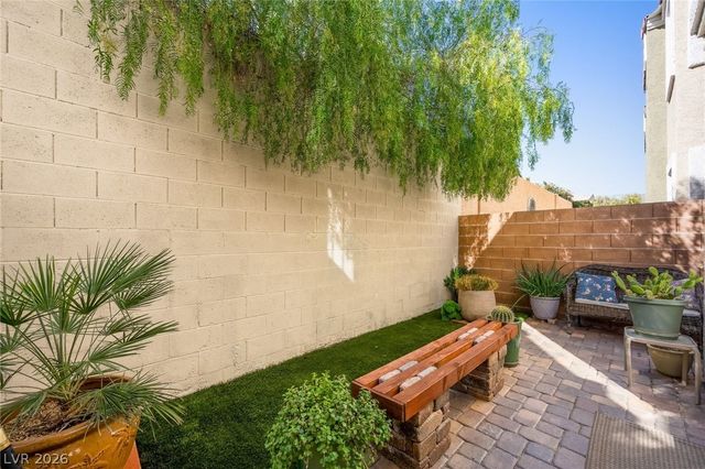 939 Paisley Street, Las Vegas, NV 89145