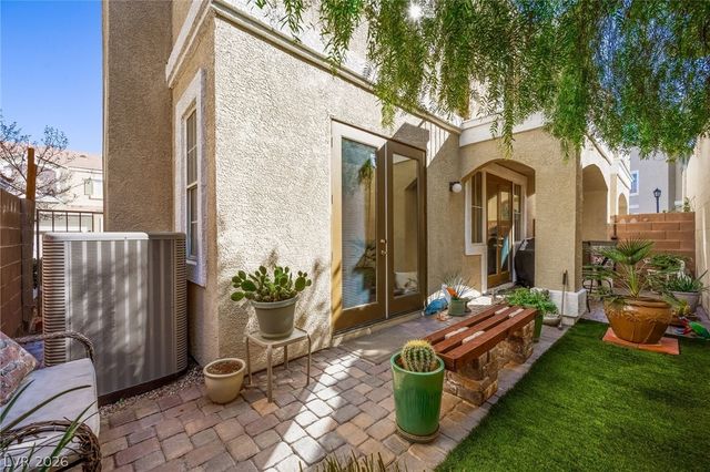 939 Paisley Street, Las Vegas, NV 89145