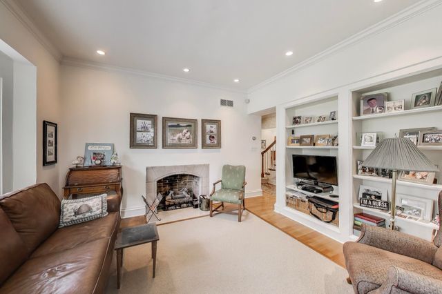 213 Kenwood Place, Michigan City, IN 46360