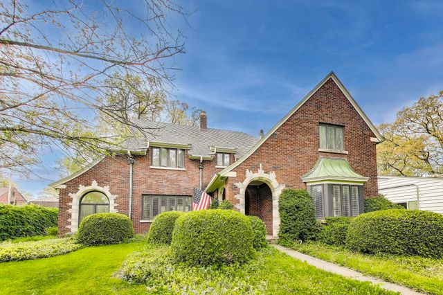 213 Kenwood Place, Michigan City, IN 46360