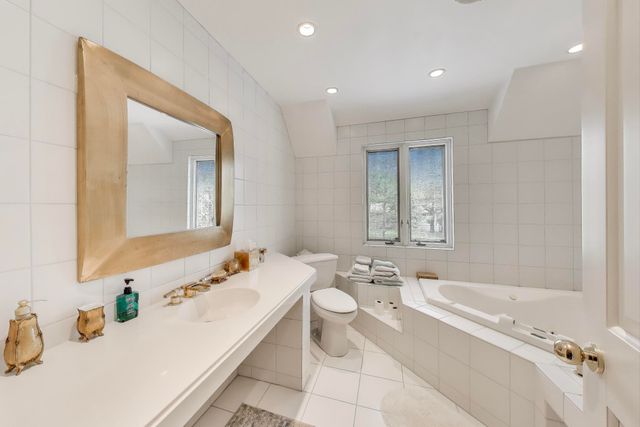 213 Kenwood Place, Michigan City, IN 46360