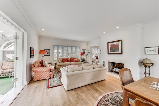 213 Kenwood Place, Michigan City, IN 46360