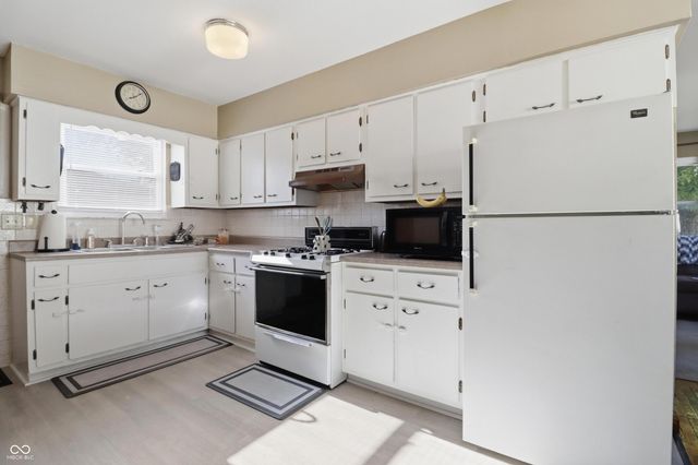 2924 Merts Drive, Indianapolis, IN 46237