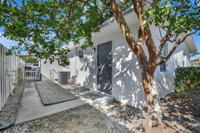 1001 S L Street 1 & 2, Lake Worth Beach, FL 33460