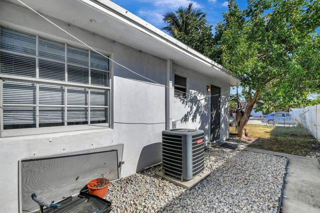 1001 S L Street 1 & 2, Lake Worth Beach, FL 33460