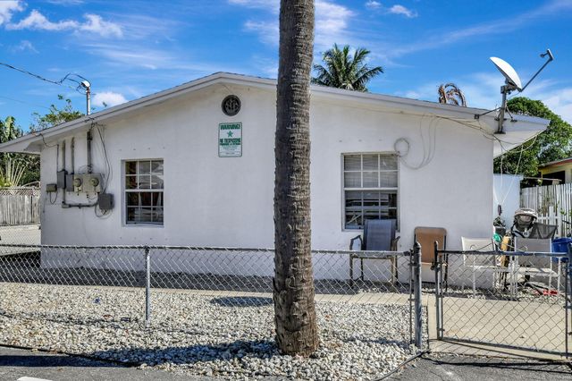 1001 S L Street 1 & 2, Lake Worth Beach, FL 33460