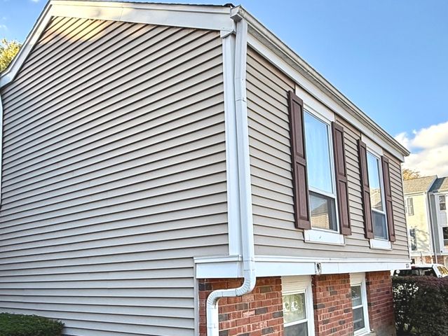 1874 Wellington Place 1874, Hoffman Estates, IL 60169