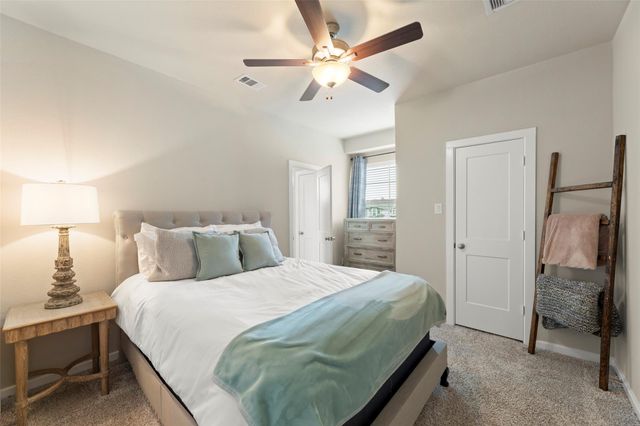 1607 Rustling Creek Drive, Missouri City, TX 77459